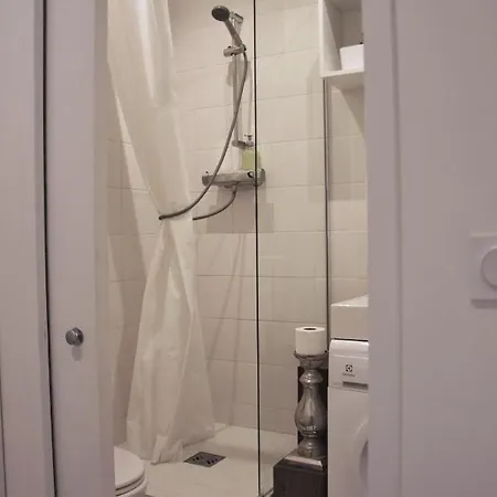 Apartment Studio Calme Propre Au Coeur Du Canal St Martin Lancry *