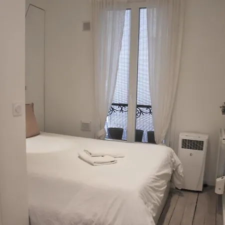 Studio Calme Propre Au Coeur Du Canal St Martin Lancry Apartment *