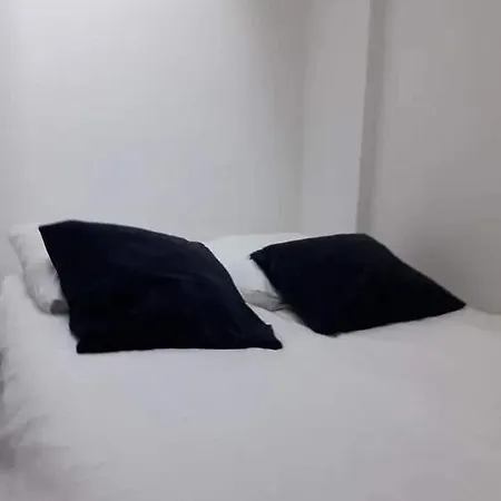 Studio Calme Propre Au Coeur Du Canal St Martin Lancry Apartment Paris